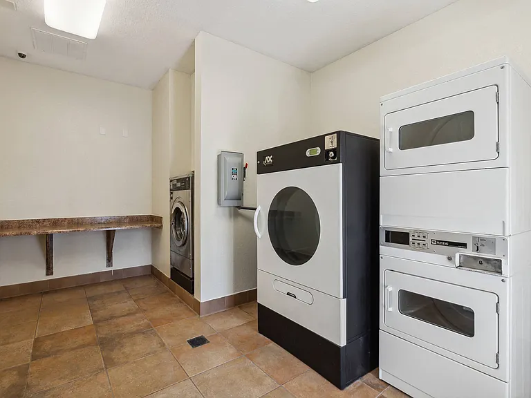Clear Harbor Apartments — Photo 5