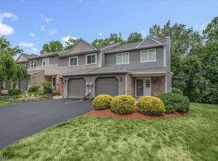 14 Guilford Ct, Morris Plains, NJ 07950