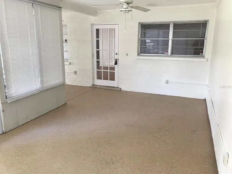 2916 24th St W — Photo 2
