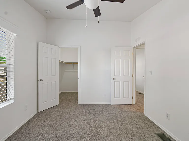 8601 N 71st Ave — Photo 27