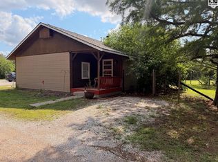 3709 W 11th Ave, Hutchinson, KS 67501