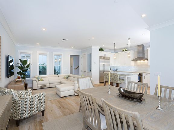 3rd image of 210 Venetian Dr #210