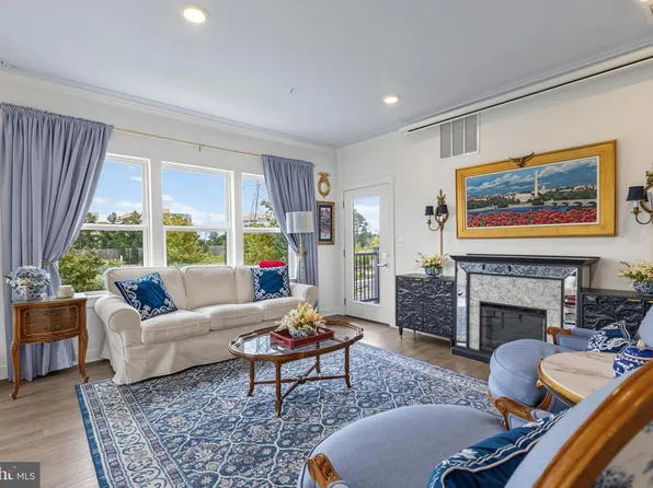 12880 Mosaic Park Way Unit 1-B, Herndon, VA 20171
