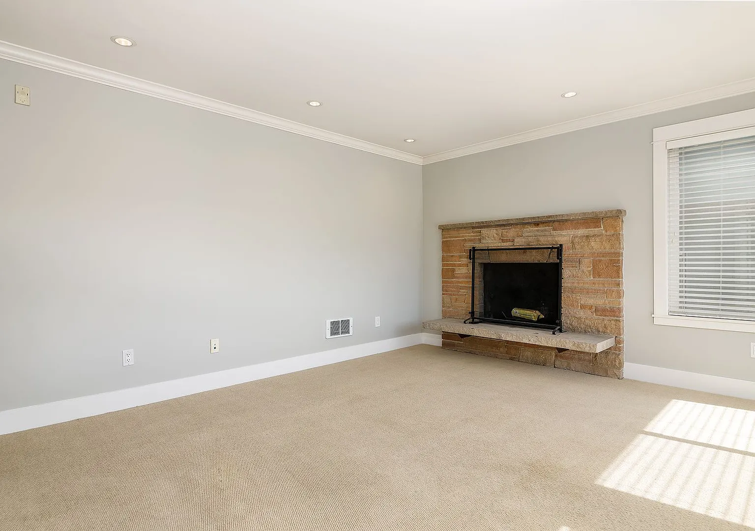 **October Free Rent** Condo Quality 1br + Den In Ballard- Corner Unit, In Unit Laundry! Amazing M... — Photo 4