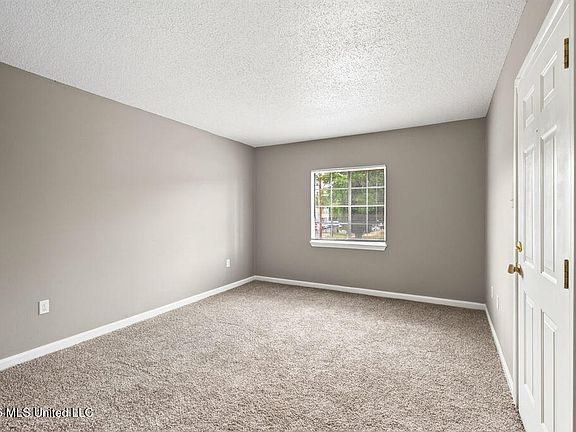 4th image of 245 McDonnell Ave APT 228