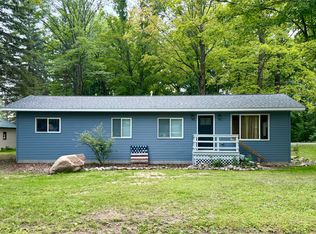 147 Victory Rd, Houghton Lake, MI 48629