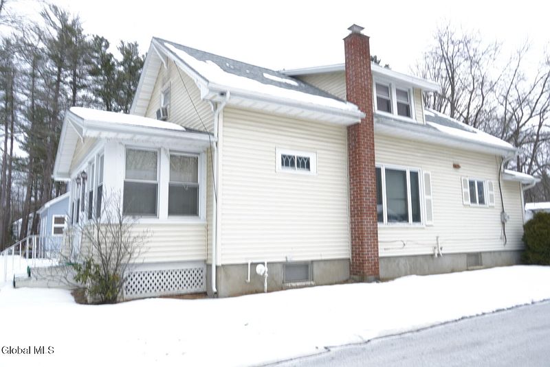 4th image of 35 Cole Avenue