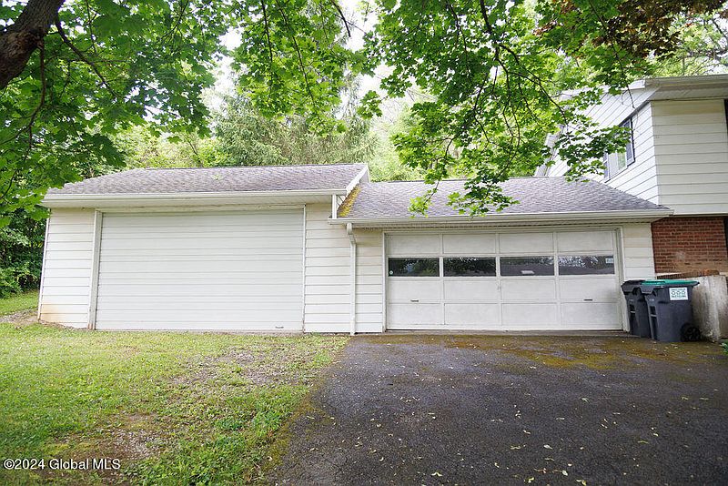 5th image of 107 Davies Lane
