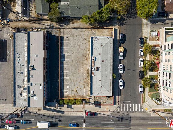 4th image of 3101 S Western Ave