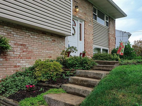 3rd image of 11497 Islandale Dr
