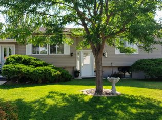 104 7th St SE, Watford City, ND 58854