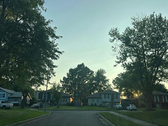 5th image of 9109 Manchester Ave
