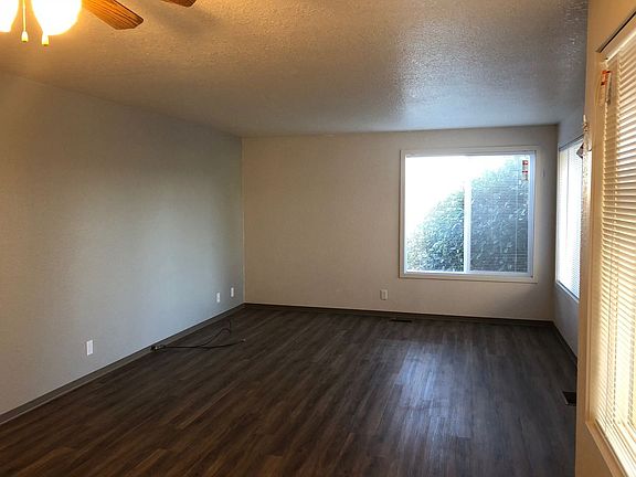 3rd image of 2759 W Lorraine Ave