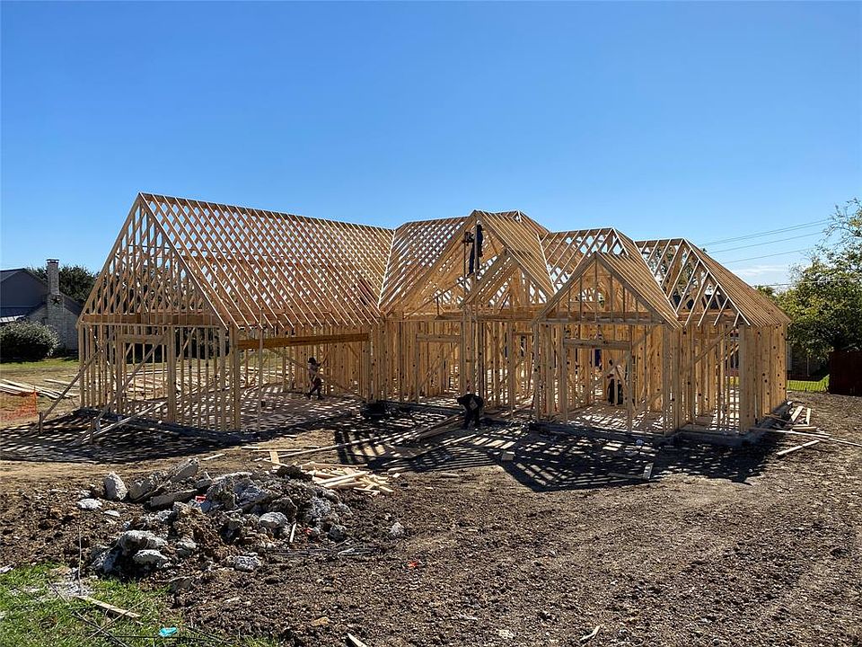1st image of 304 Parkwood Dr