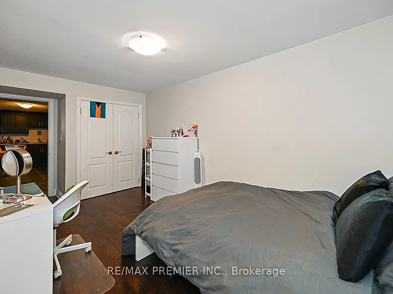 916 Scarlett Rd #BASEMENT — Photo 26