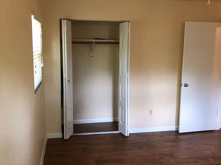 1915 SW 42nd Ave — Photo 25