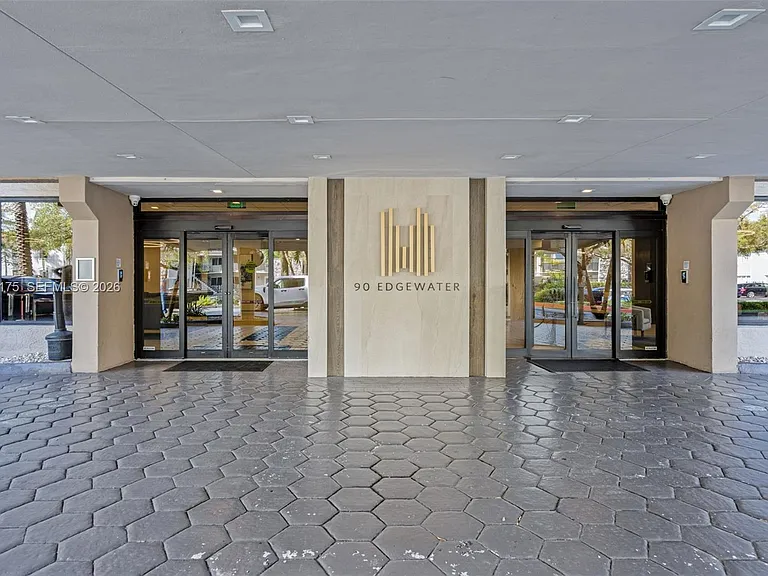 90 Edgewater Dr #1216 — Photo 4
