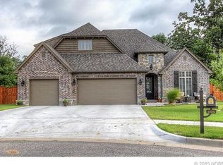 10707 S Sycamore St, Jenks, OK 74037