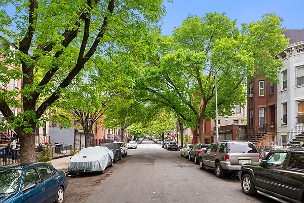 Rented by OneSpace Realty Group LLC | media 34