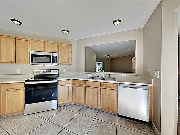 5th image of 1124 Royal Marquis Cir