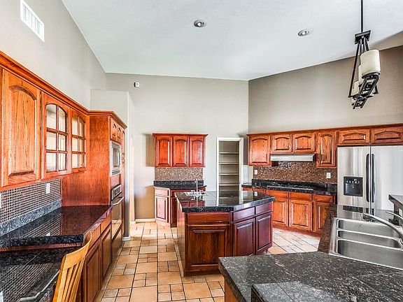 4th image of 4212 Loma Clara Ct