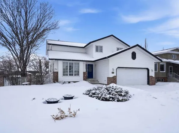 29 N Dandell Close, Red Deer, AB T4R 2J3