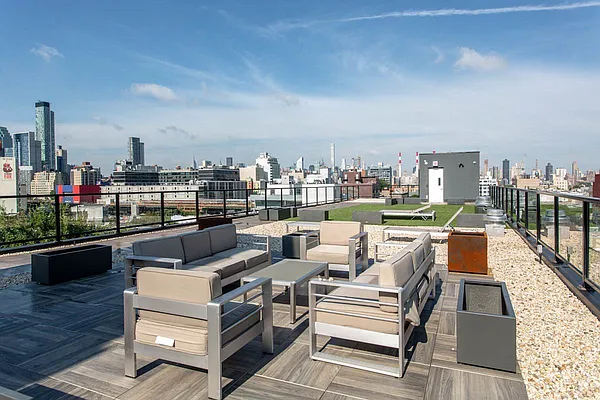 Rented by Luxury Apartments LIC | media 21