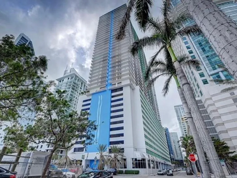 1200 Brickell Bay Dr #1822 — Photo 1