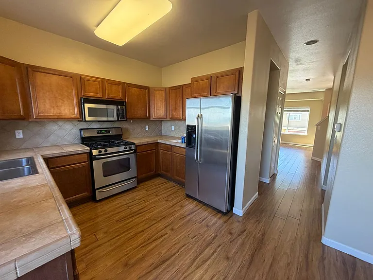 260 John Eugene Ct — Photo 8