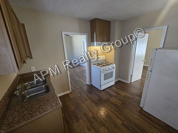 5th image of 1421 1/2 Cherokee St