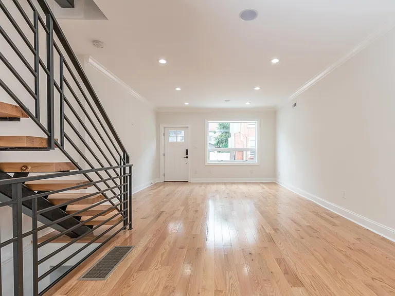 436 Manton St — Photo 21