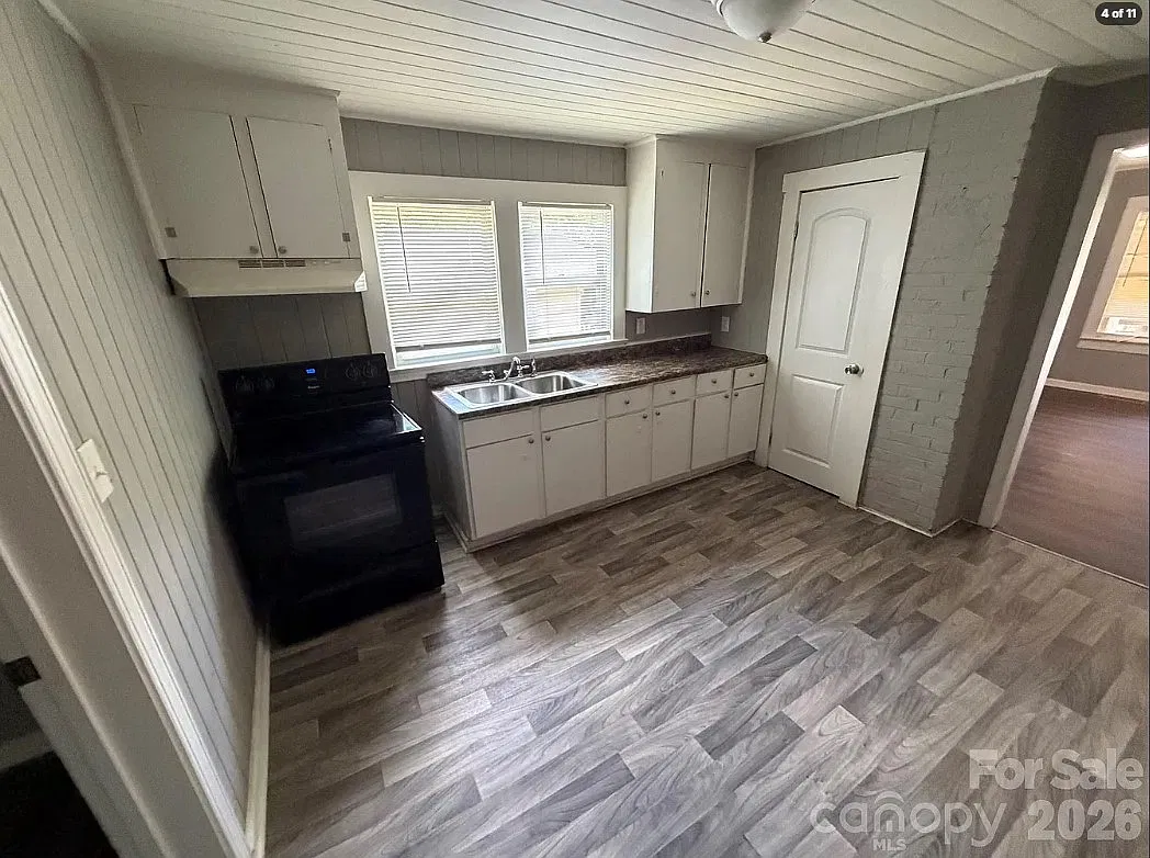 3 bed, 900 sqft, $1,450 — Photo 3
