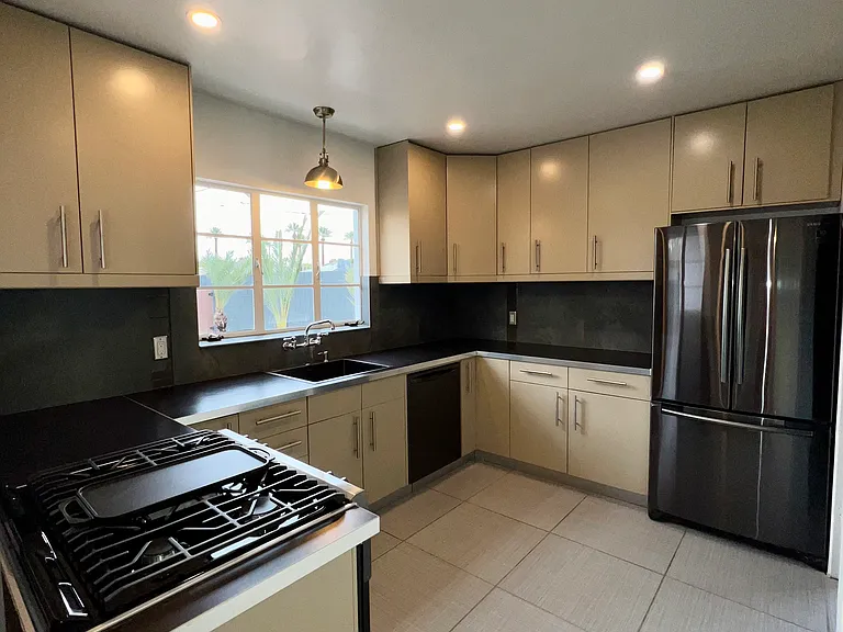 1414 E Palm Ln — Photo 26