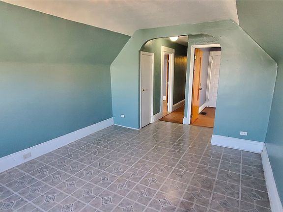 3rd image of 84-28 107th St #3