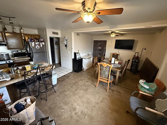 4th image of 408 E GARNET Avenue