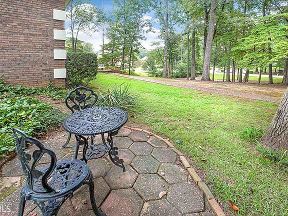5th image of 8565 Lake Forest Dr
