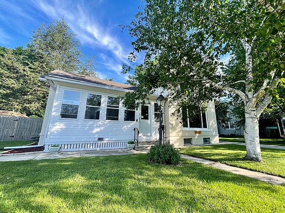 3rd image of 1126 River Dr