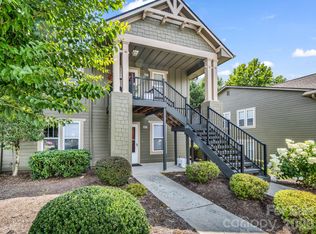 1706 Deermouse Way, Hendersonville, NC 28792