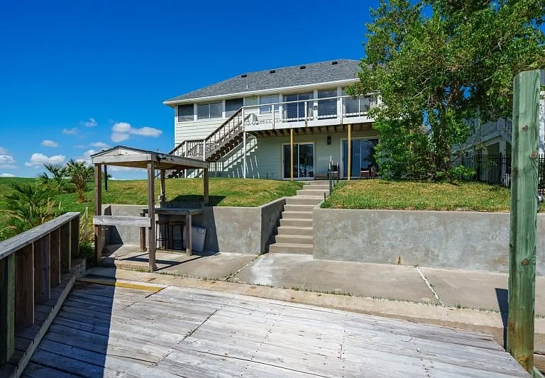 342 Lands End St — Photo 34