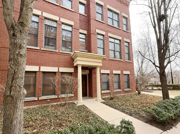 162 Festival Ct, Elgin, IL 60120