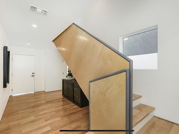 2nd image of 5085 Highland View Ave