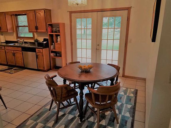 4th image of 3021 Breezeway Dr