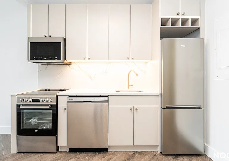 706 Ocean Pkwy #3E — Photo 2