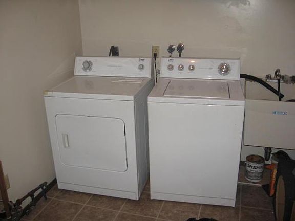 5th image of 681 Longcoy Ave #681