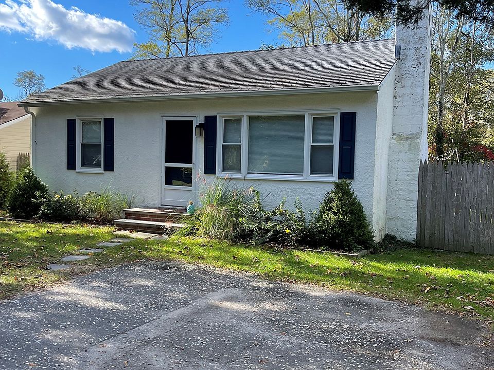 1st image of 33 Rose Ave