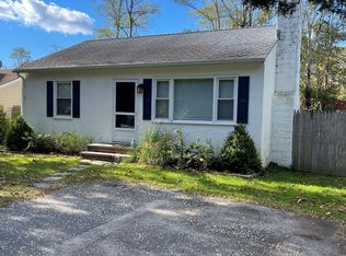 33 Rose Ave, Southampton, NY 11968
