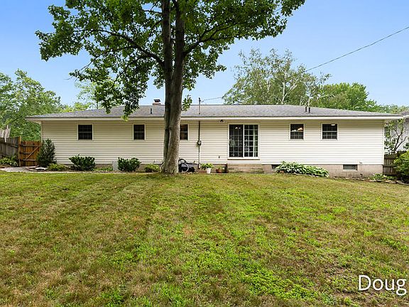 4th image of 1674 Bonneville Dr
