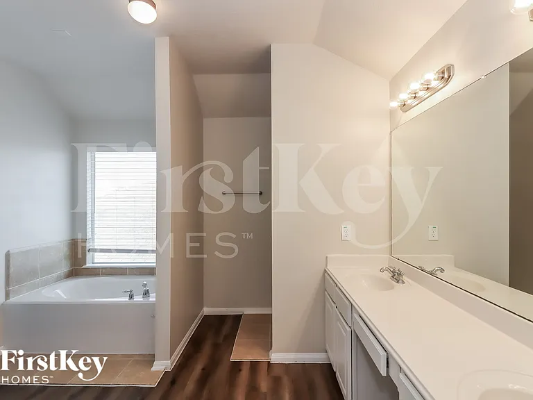19211 Sunny Leaf Ln — Photo 15