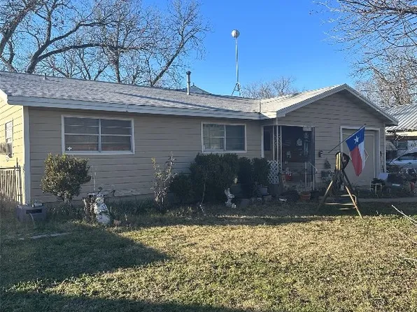 324 Hurt St, Dublin, TX 76446