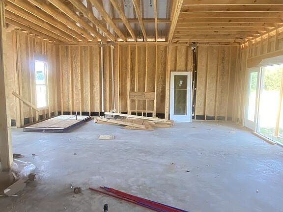 4th image of 696 Reserve Ln